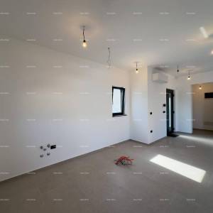 Medulin. Prodaje se dvojna vila sa bazenom i garažom