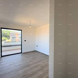 Medulin. Prodaje se dvojna vila sa bazenom i garažom