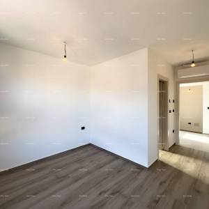 Medulin. Prodaje se dvojna vila sa bazenom i garažom