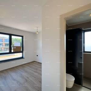 Medulin. Prodaje se dvojna vila sa bazenom i garažom