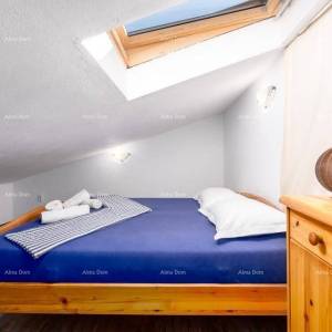 Medulin, samostojeća kuća s 5 apartmana. Blizina Pošesa i plaža!