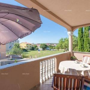 Medulin, samostojeća kuća s 5 apartmana. Blizina Pošesa i plaža!