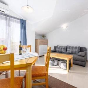 Medulin, samostojeća kuća s 5 apartmana. Blizina Pošesa i plaža!