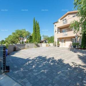 Medulin, samostojeća kuća s 5 apartmana. Blizina Pošesa i plaža!