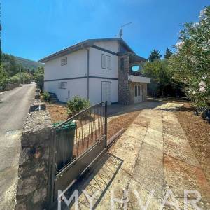 Mirno smještena kuća u Starom Gradu