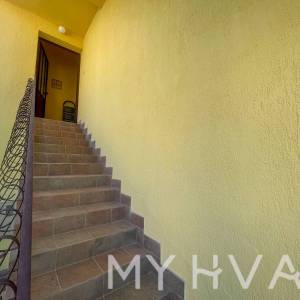 Mirno smještena Samostojeća kuća u Starom Grad