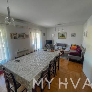 Mirno smještena Samostojeća kuća u Starom Grad