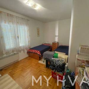 Mirno smještena Samostojeća kuća u Starom Grad