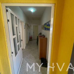 Mirno smještena Samostojeća kuća u Starom Grad