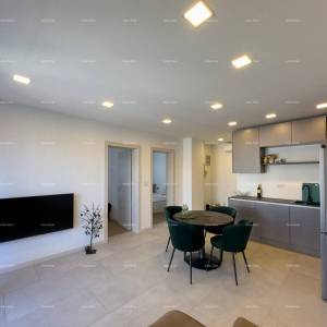 Moderan i namješten stan u novogradnji,  Štinjan, Pula