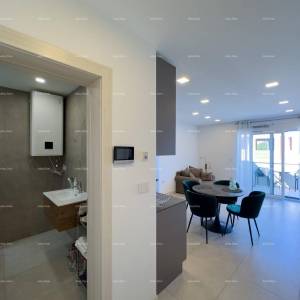 Moderan i namješten stan u novogradnji,  Štinjan, Pula