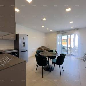 Moderan i namješten stan u novogradnji,  Štinjan, Pula