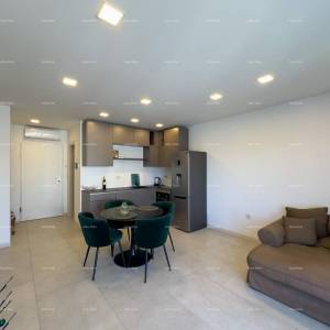 Moderan i namješten stan u novogradnji,  Štinjan, Pula