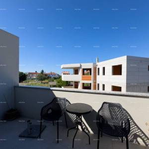 Moderan i namješten stan u novogradnji,  Štinjan, Pula