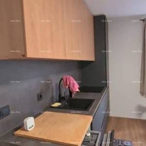 Moderan stan u prizemlju, Karigador, samo 350 m od mora!