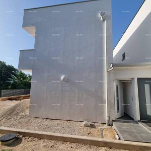 Moderna duplex kuća s krovnom terasom i panoramskim pogledom na more