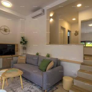 Moderna dvojna kuća sa bazenom u mirnom Svetvinčentu, idealna za odmor ili najam!