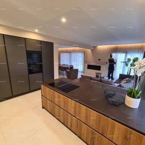 Moderna kuća s bazenom! BANJOLE VOLME.