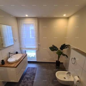 Moderna kuća s bazenom! BANJOLE VOLME.