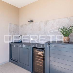 Moderna prizemnica s bazenom u okolici Svetog Lovreča