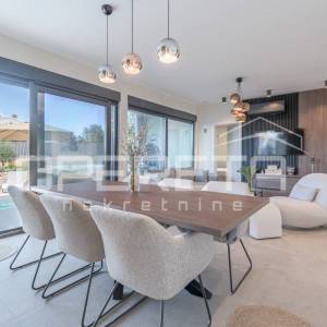 Moderna prizemnica s bazenom u okolici Svetog Lovreča