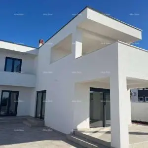 Moderna vila s bazenom i pogledom na more! Vodnjan