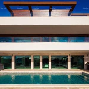 Moderna vila s bazenom u Premanturi!