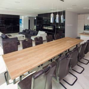 Moderna vila s bazenom u Premanturi!