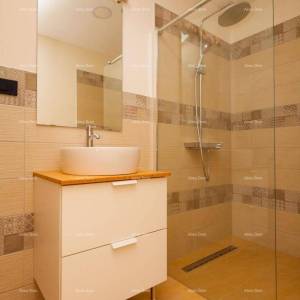 Moderna vila s bazenom u Premanturi!