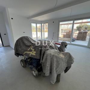 MURTER, JEZERA – NOVOGRADNJA, Apartman s bazenom, mirna lokacija