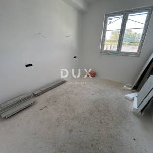 MURTER, JEZERA – NOVOGRADNJA, Dvoetažni apartman s bazenom
