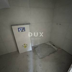 MURTER, JEZERA – NOVOGRADNJA, Dvoetažni apartman s bazenom
