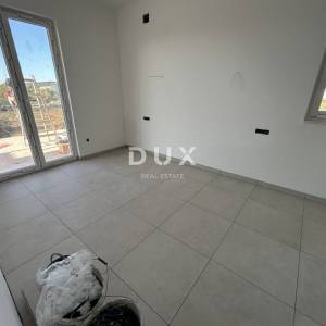 MURTER, JEZERA – NOVOGRADNJA, Dvoetažni apartman s bazenom