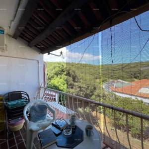 Na prodaju apartman u Dugoj Uvali – blizina plaže!