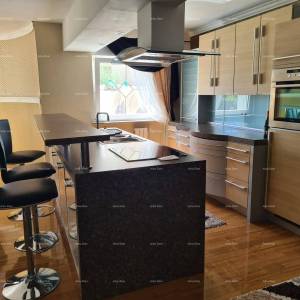 Na prodaju kuća s bazenom – Valtura