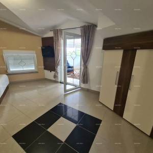 Na prodaju kuća s bazenom – Valtura