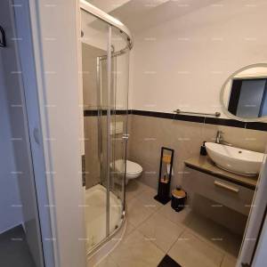 Na prodaju kuća s bazenom – Valtura