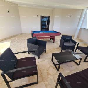 Na prodaju kuća s bazenom – Valtura