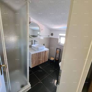 Na prodaju kuća s bazenom – Valtura