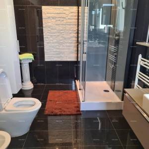 Na prodaju kuća s bazenom – Valtura