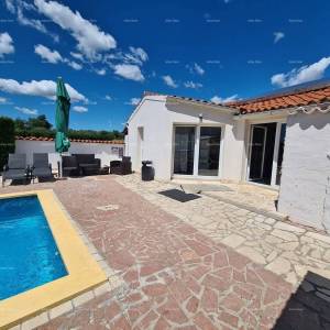 Na prodaju kuća s bazenom – Valtura