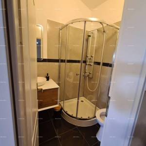 Na prodaju kuća s bazenom – Valtura