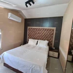 Na prodaju kuća s bazenom – Valtura