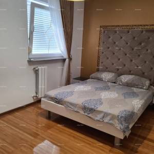 Na prodaju kuća s bazenom – Valtura