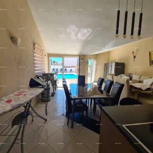 Na prodaju kuća s bazenom – Valtura