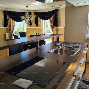 Na prodaju kuća s bazenom – Valtura