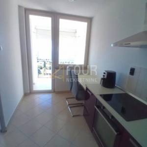 Najam, Rijeka, Donji Zamet, 2s+db, balkon