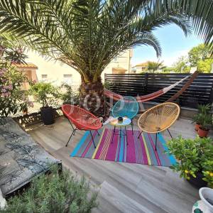 Njivice, apartman u prizemlju blizu plaže