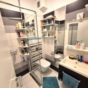 Njivice, apartman u prizemlju blizu plaže