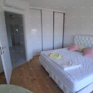 Novi, moderan i namješten stan s dva parkirna mjesta na odličnoj lokaciji, Pula!